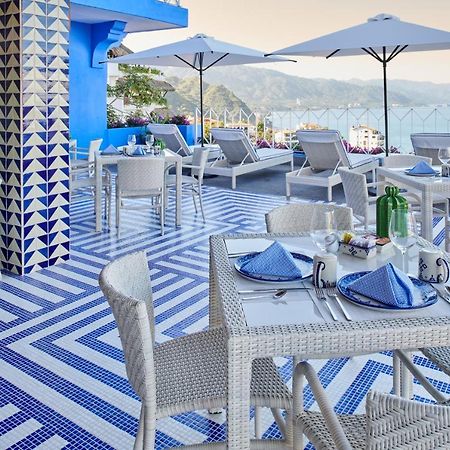 Hotel Luxury Patio Azul (Adults Only) 푸에르토 발라타 외부 사진 The rooftop bar at the hotel