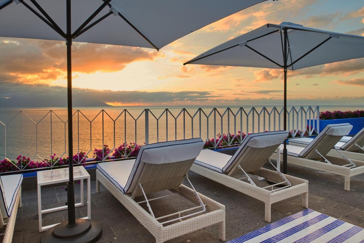 Hotel Luxury Patio Azul (Adults Only) 푸에르토 발라타 외부 사진 The rooftop pool at the Hotel