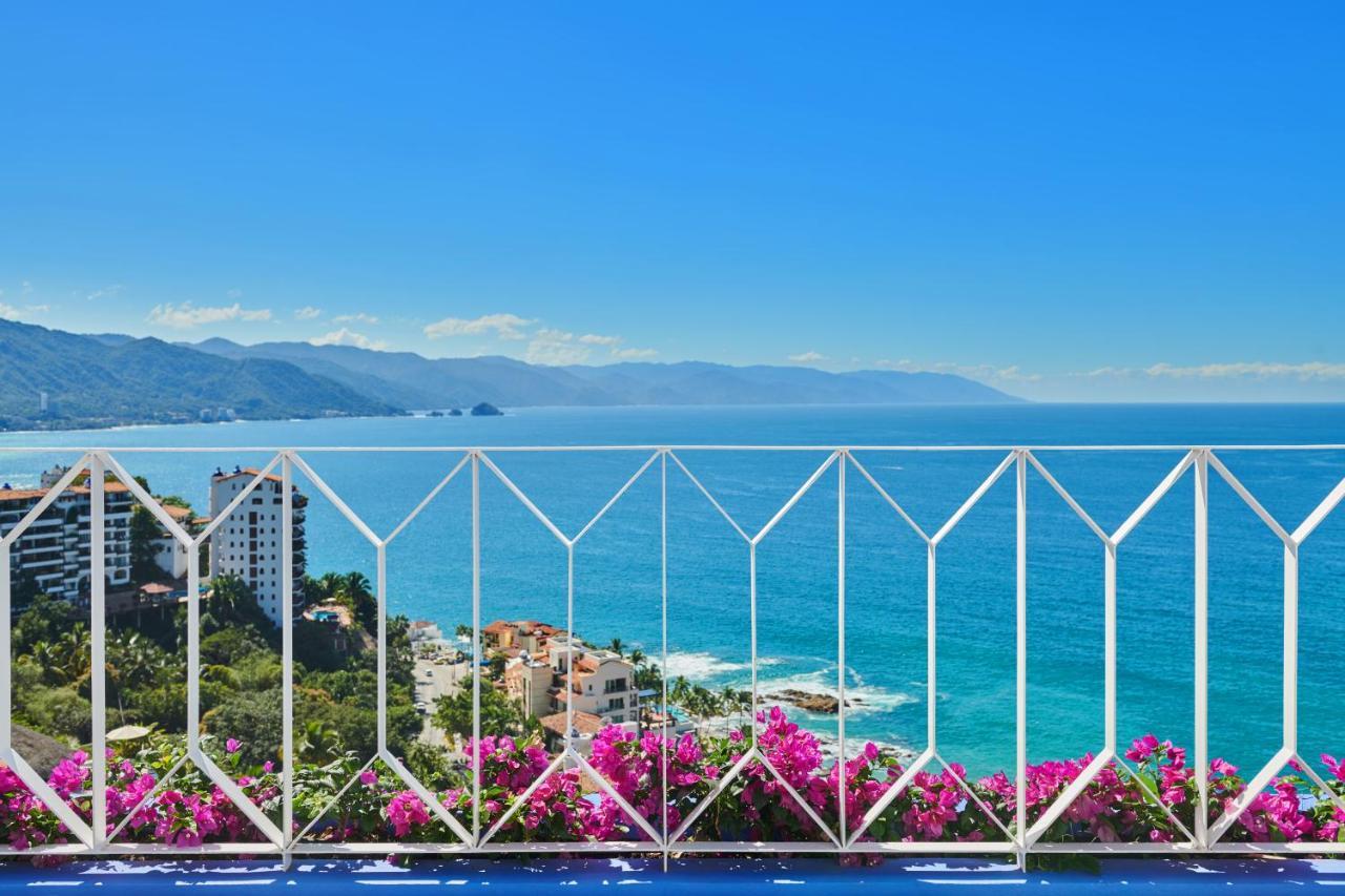 Hotel Luxury Patio Azul (Adults Only) 푸에르토 발라타 외부 사진 View of Acapulco Bay