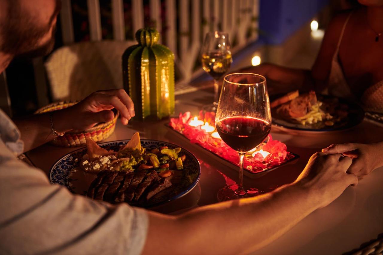 Hotel Luxury Patio Azul (Adults Only) 푸에르토 발라타 외부 사진 A wine and tapas bar in Spain