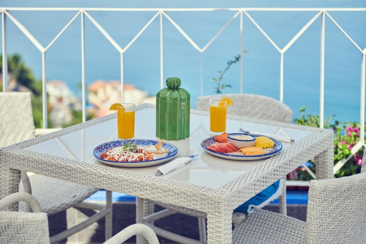 Hotel Luxury Patio Azul (Adults Only) 푸에르토 발라타 외부 사진 A typical breakfast