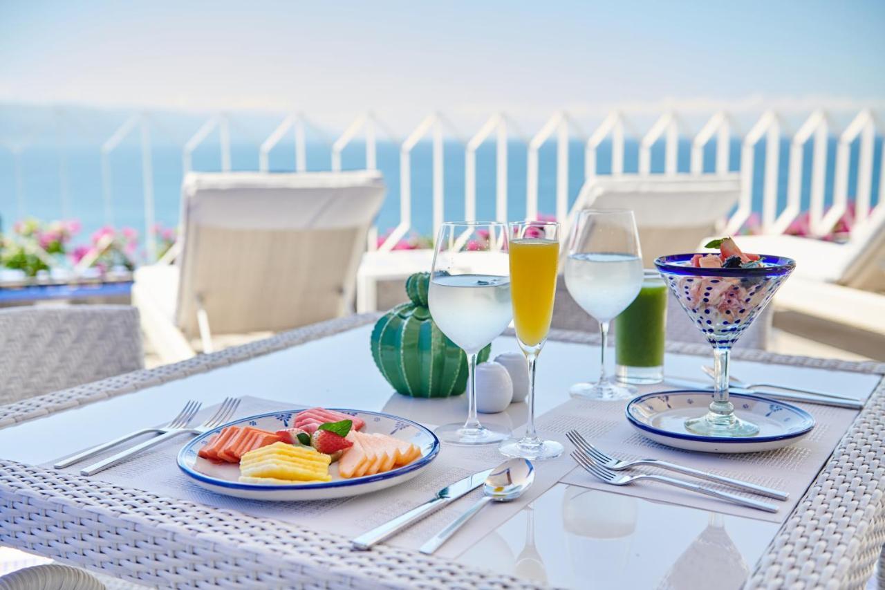 Hotel Luxury Patio Azul (Adults Only) 푸에르토 발라타 외부 사진 A table set for breakfast